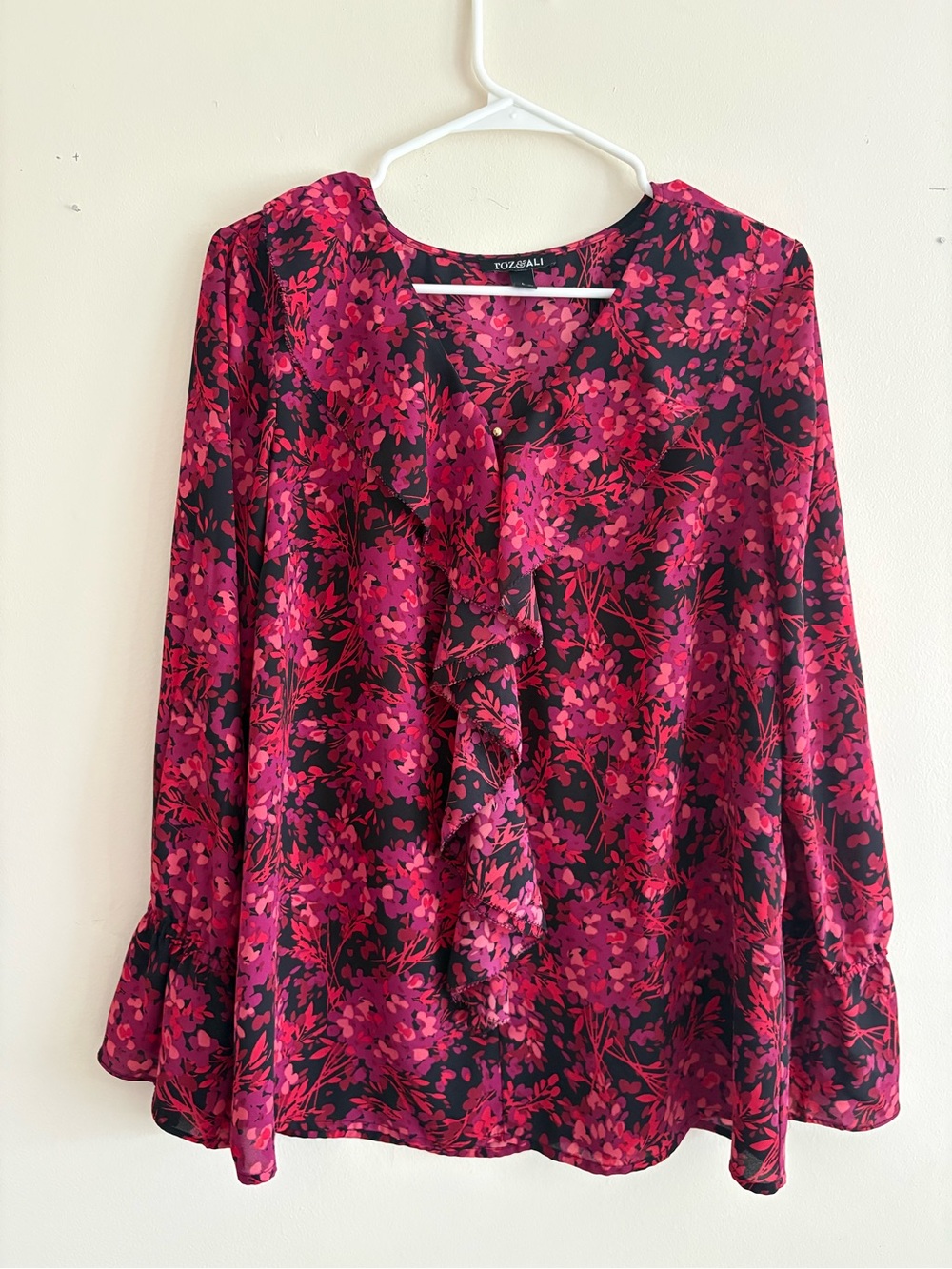Roz & Ali Floral Ruffle Blouse